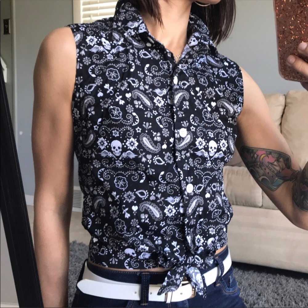 Hell Bunny Button Down Cropped Shirt